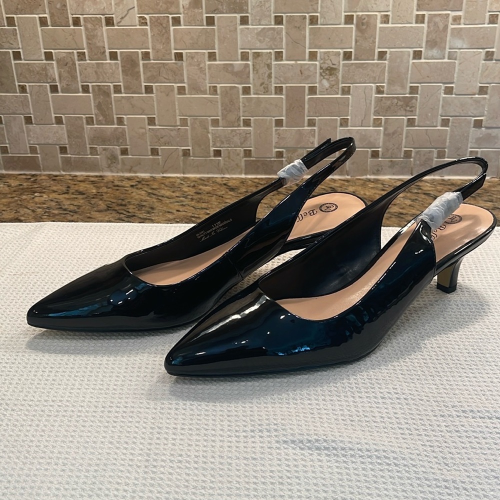 Bella Vita black patent slingbacks 11W new